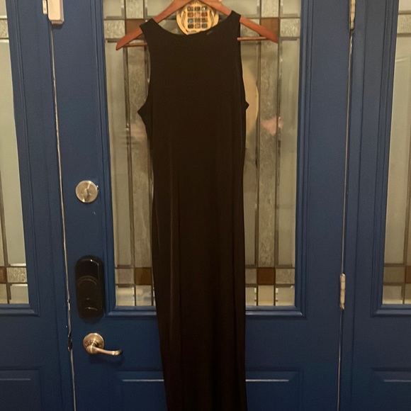 Basic black fitted classic Network maxi dress simple but well made - Picture 1 of 4